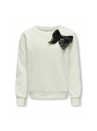 Witte sweatshirt met lange mouwen, ronde halslijn en een opvallende zwarte satijnen strikdetail op de linkerschouder. Gladde textuur.