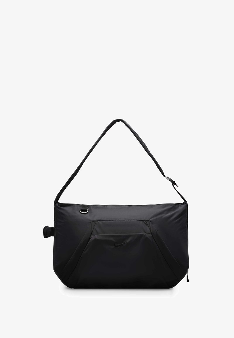 Saco preto de nylon com um design dobrável, uma alça longa e ajustável, múltiplos bolsos e um detalhe discreto do logo na parte da frente.