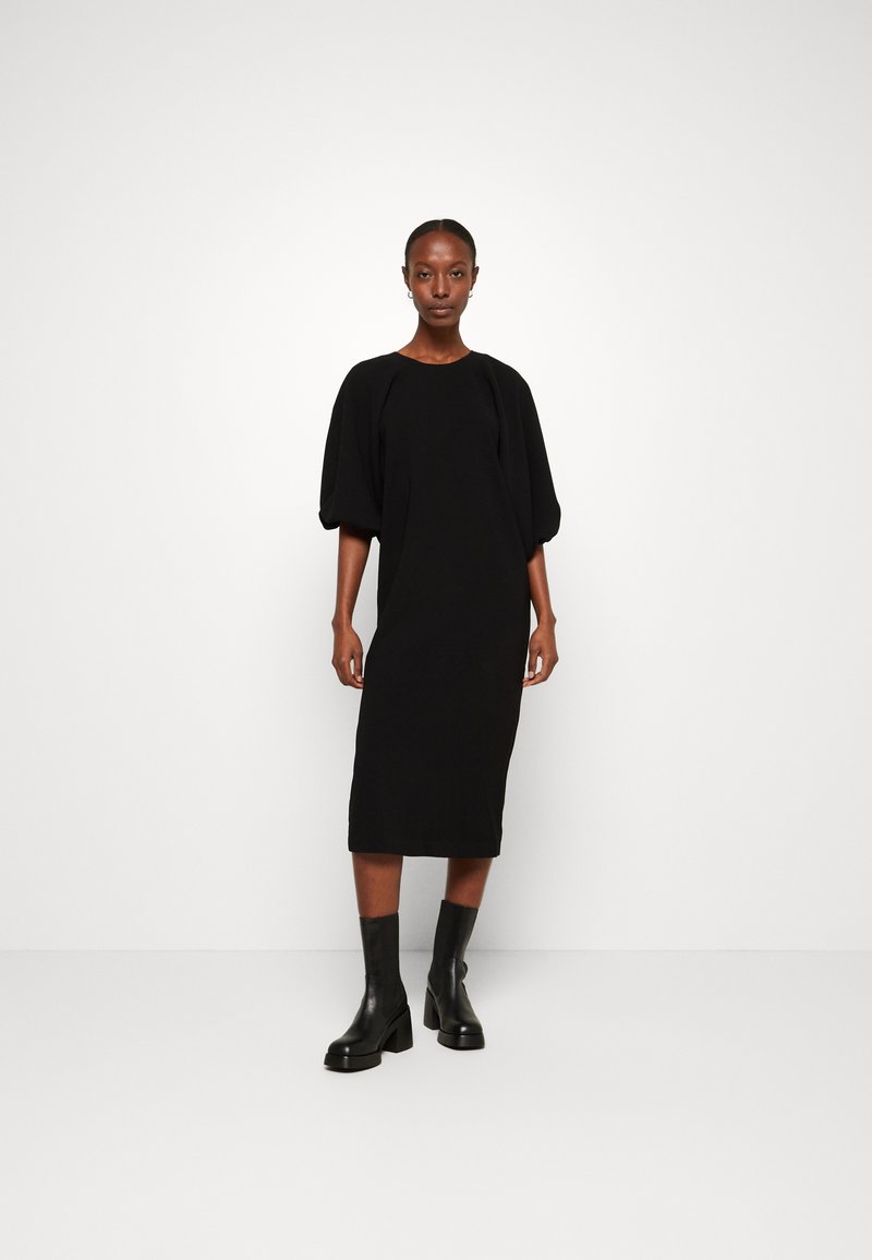stylein-brunate-vapaa-ajan-mekko-black-musta-zalando-fi