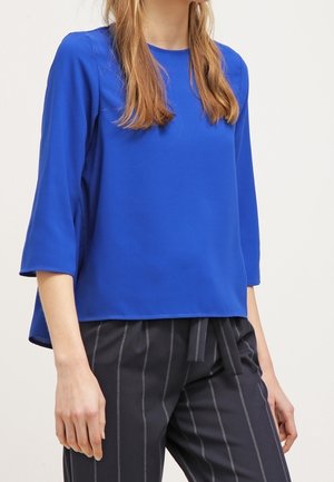 Blus - blue