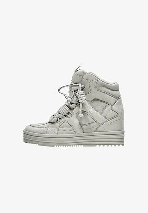 Bershka, WITH CHARMS - HIGH-TOP TRAINERS - Baskets montantes - grey