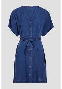 Námorně modré denimové šaty s výstřihem do V, krátkými rukávy, knoflíkovým zapínáním vpředu a zavazovacími pásky v pase. Mají volný střih a přirozenou strukturu.