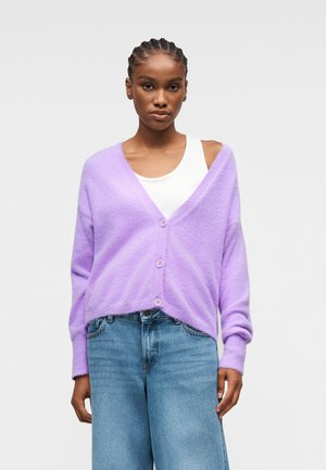 PLUZY - Neuletakki - parme