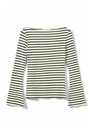 Pikkade varrukatega pluus, millel on helevalge alus ja mustad horisontaalsed triibud. Disainil on paadikujuline kaelus ja lehvikukujulised varrukad. Pehme kangapinna tekstuur.