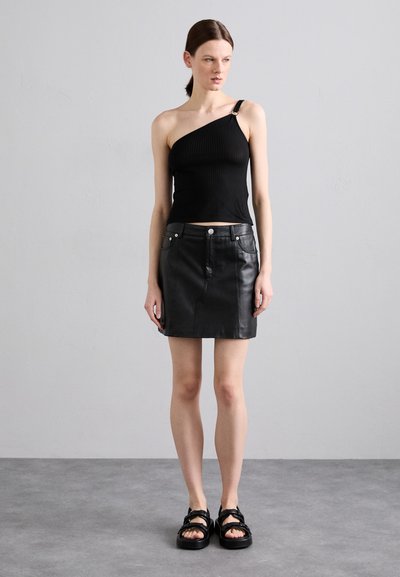 Filippa K ONE SHOULDER - Felső - black