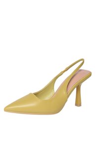 Scarpa con tacco alto giallo, modello slingback, con punta affilata, texture in pelle liscia e tacco corto a blocco. L'interno presenta un morbido rivestimento rosa.