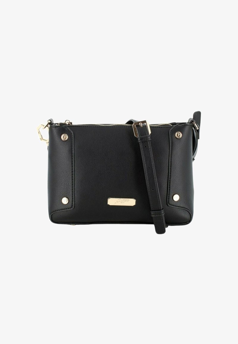 Borsa a tracolla in pelle nera con hardware dorato, chiusura con zip, placca con logo frontale e tracolla regolabile. Texture liscia, forma rettangolare.