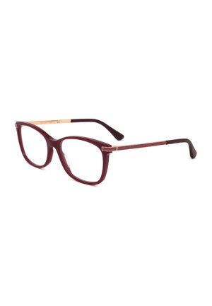 Occhiali cat-eye bordeaux con sottili aste dorate e terminali neri, mostrati inclinati su sfondo bianco.
