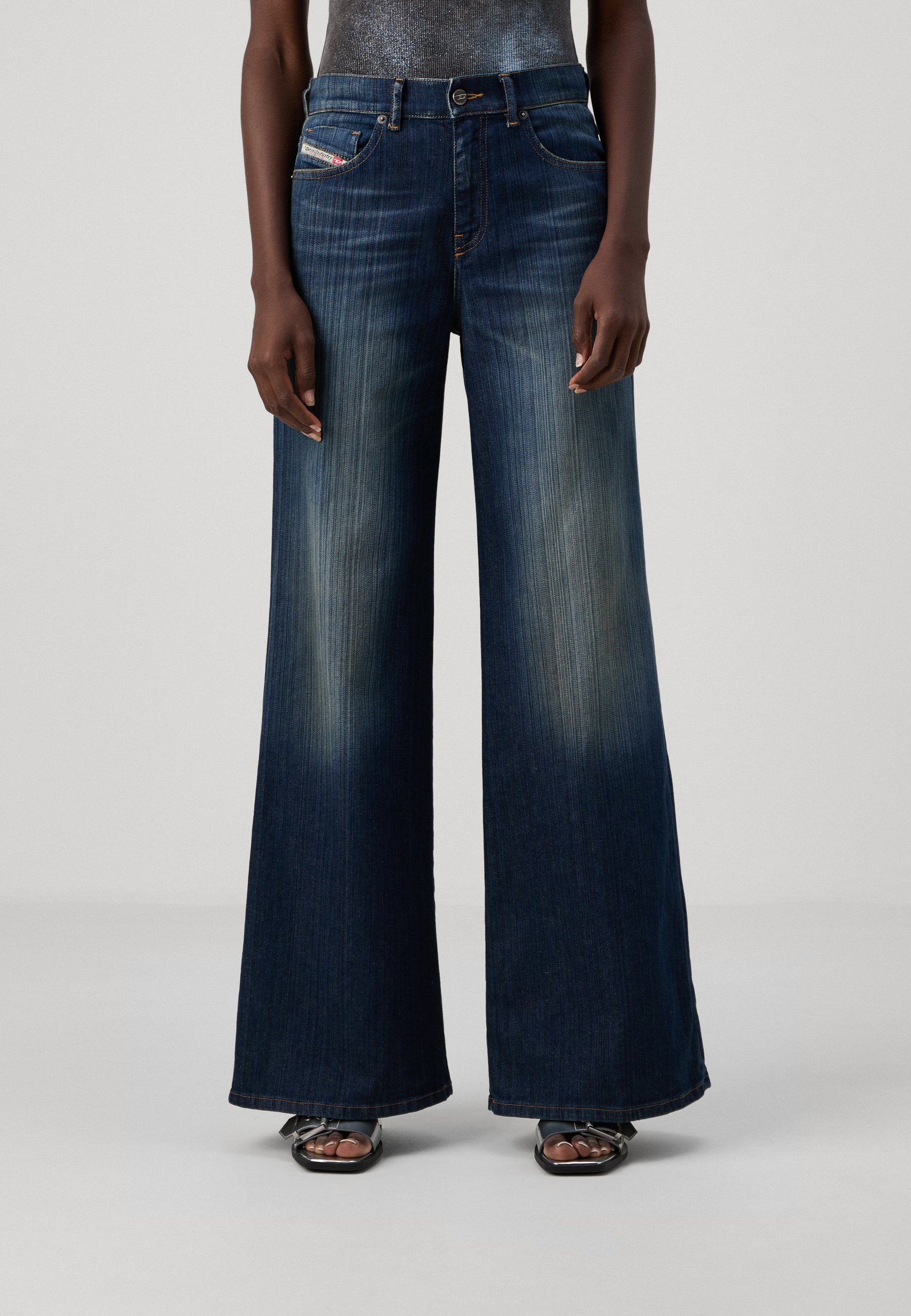 Diesel 1978 D-AKEMI - Flared Jeans - 01/blue denim - Zalando.co.uk