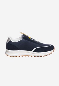 Scarpa atletica blu navy con tomaia in tessuto liscio, accenti bianchi a contrasto, tallone testurizzato e suola in gomma con motivo di aderenza.