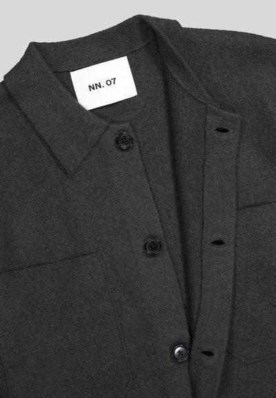 NN.07 JONAS - Lichte jas - army