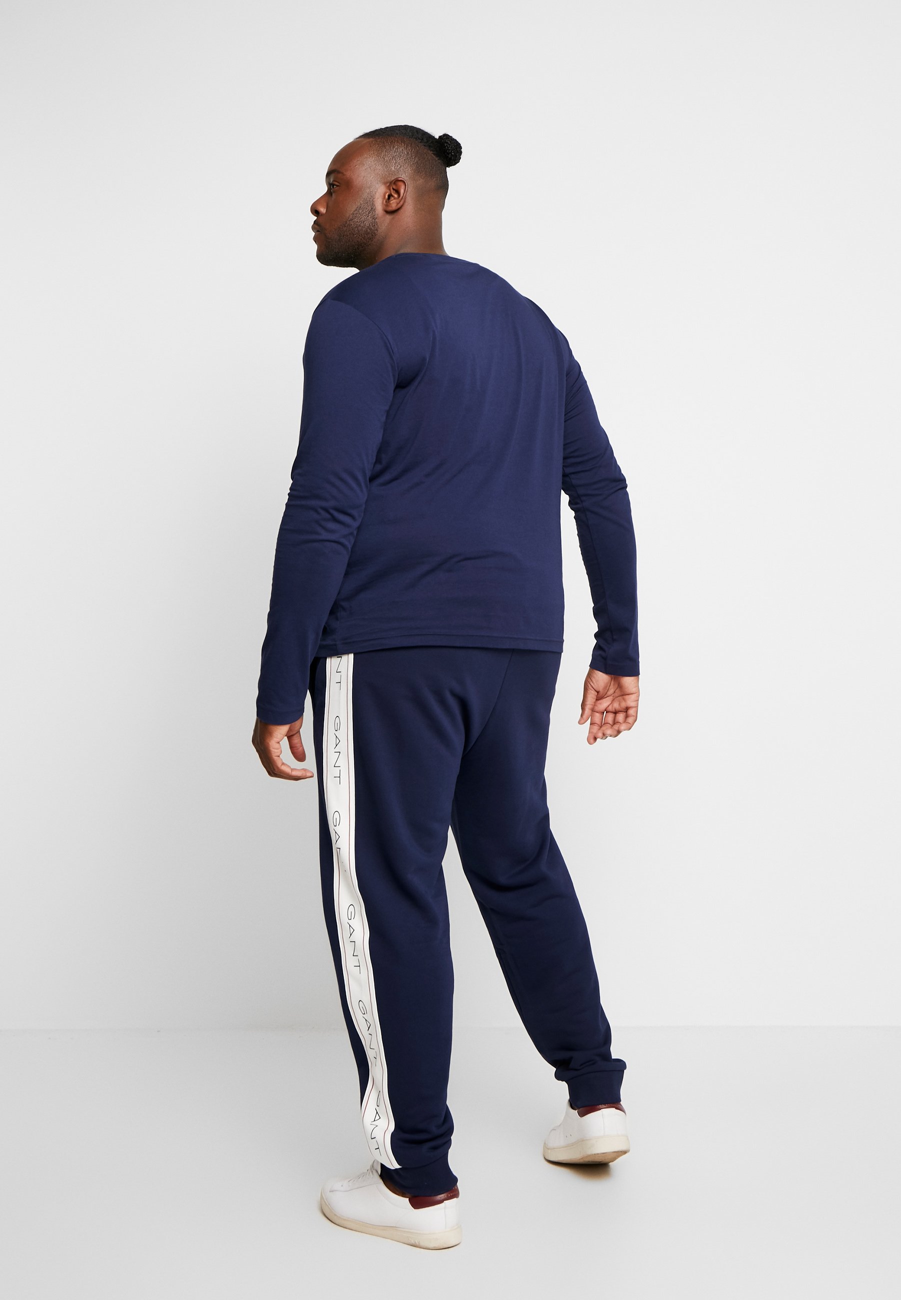 GANT ARCHIVE PANTS Joggebukse evening blue Zalando.no Blue ARCHIVE JOGGEBUKSE Gant Joggebukser - Herreklær er billig