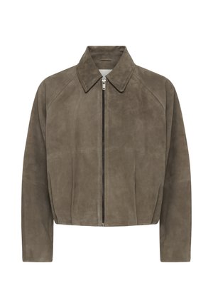 Veste en daim marron à fermeture éclair à l'avant, manches longues et col pointu, présentée sur un fond blanc uni.