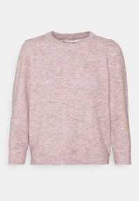 Jasnoróżowy prążkowany sweter z dzianiny, z długimi rękawami, okrągłym dekoltem i rozcięciami po bokach, o miękkiej fakturze i subtelnym melanżowym wzorze.