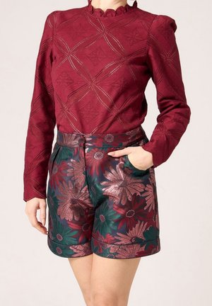 Long sleeved top - red