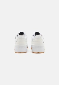 adidas Originals FORUM BOLD STRIPES - Trainers - footwear white/core black