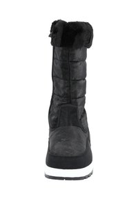 Botas de invierno aisladas en negro con parte superior acolchada, ribete de piel sintética en el cuello y suela de goma blanca. Presenta una cremallera lateral para el cierre.
