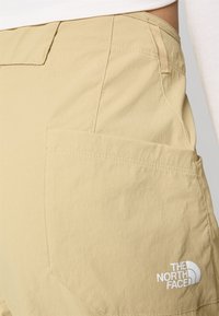 The North Face EXPLORATION CARGO PANTS - Szabadtéri nadrágok - khaki stone