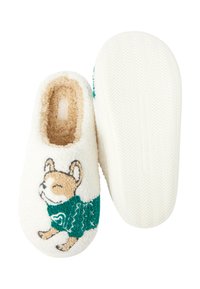 Pantofole bianche e soffici con fodera interna beige. Presentano un cane dei cartoni animati con un maglione verde ricamato sul lato. Suola in gomma bianca.