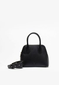 Borsa in pelle nera con due manici superiori e una tracolla opzionale. Presenta una forma arrotondata, una texture liscia e un logo discreto sulla parte anteriore.