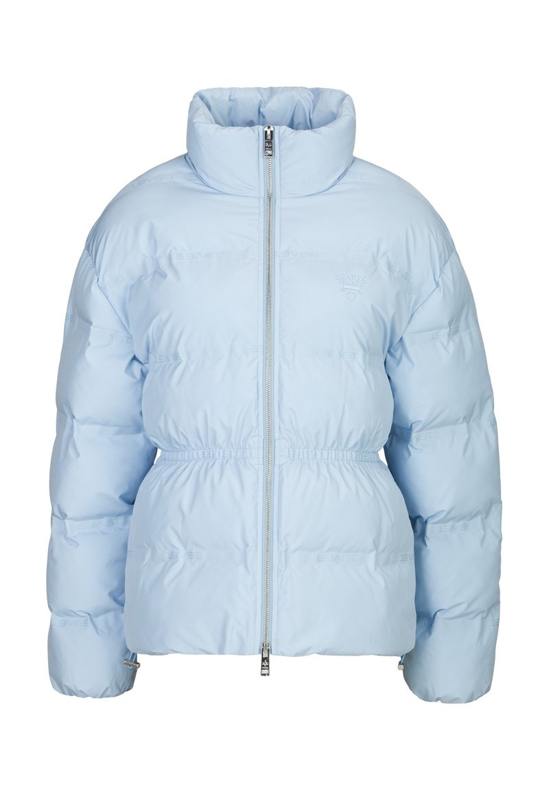 Lichtblauwe gewatteerde jas met een hoge kraag, elastische taille, rits aan de voorkant en reliëfstructuur. Heeft brede, gewatteerde mouwen.