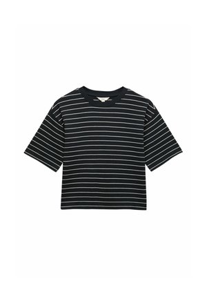 Zwart T-shirt met korte mouwen, witte horizontale strepen en een ronde hals, plat gelegd op een witte achtergrond.