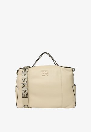 Borsa in pelle color crema con finitura testurizzata, rifiniture nere a contrasto e logo prominente. Dotata di tracolla removibile con testo "ERMANNO".