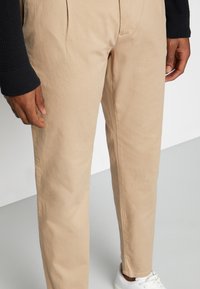 Only & Sons Chinosy