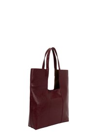 Borsa tote in pelle bordeaux con due manici, forma rettangolare, design senza cuciture e un dettagliato taglio centrale sul fronte.