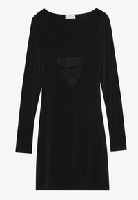 Robe noire à manches longues en tissu doux, présentant un design de découpes triangulaires au niveau de la poitrine. Silhouette simple et ajustée avec un col arrondi.