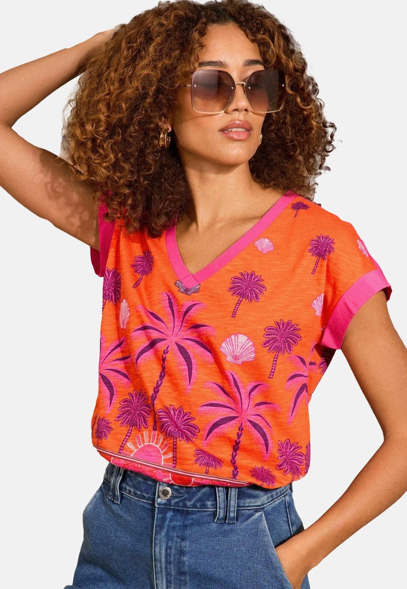 Love & Roses - REGULAR FIT - TROPICAL PALM V-NECK  - Print T-shirt - pink ombre tropical print, Enlarge