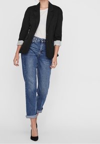 Vero Moda Blejzr - black
