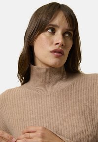 Just Cashmere TURTLE NECK - Strickpullover - mottled camel