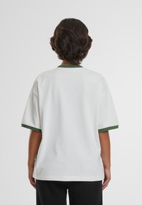 PROHIBITED CONTRAST TEE - Marškinėliai su spaudiniu - white