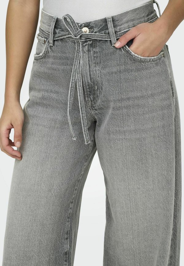 BALLON SCHNITT MITTLERE TAILLE  - Wide Leg3