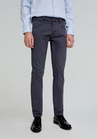 Unausgewählt, navy
