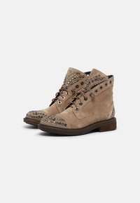 Alma en Pena Botines con cordones - taupe