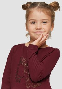 s.Oliver MET GLITTERPRINT - Langarmshirt - bordeaux