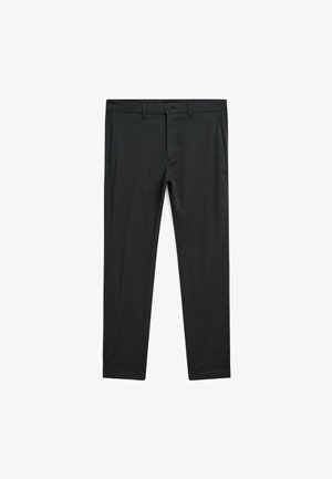 Pantaloni neri realizzati in un tessuto liscio, con un taglio dritto, due tasche laterali e una chiusura con bottone in vita.