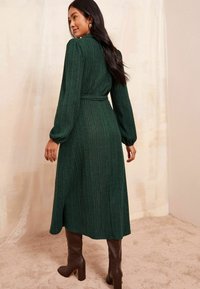 Friends Like These REGULAR FIT - COSY LONG SLEEVE OPEN NECK MIDI - Gebreide jurk - green