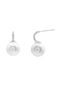 Boucles d'oreilles pendantes en perles avec crochets en argent ; elles présentent des perles blanches rondes avec une finition lisse et brillante et un éclat subtil.