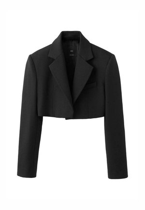 Blazer noir court avec un col cranté, une poche avant unique, des épaules structurées et une texture de tissu lisse.