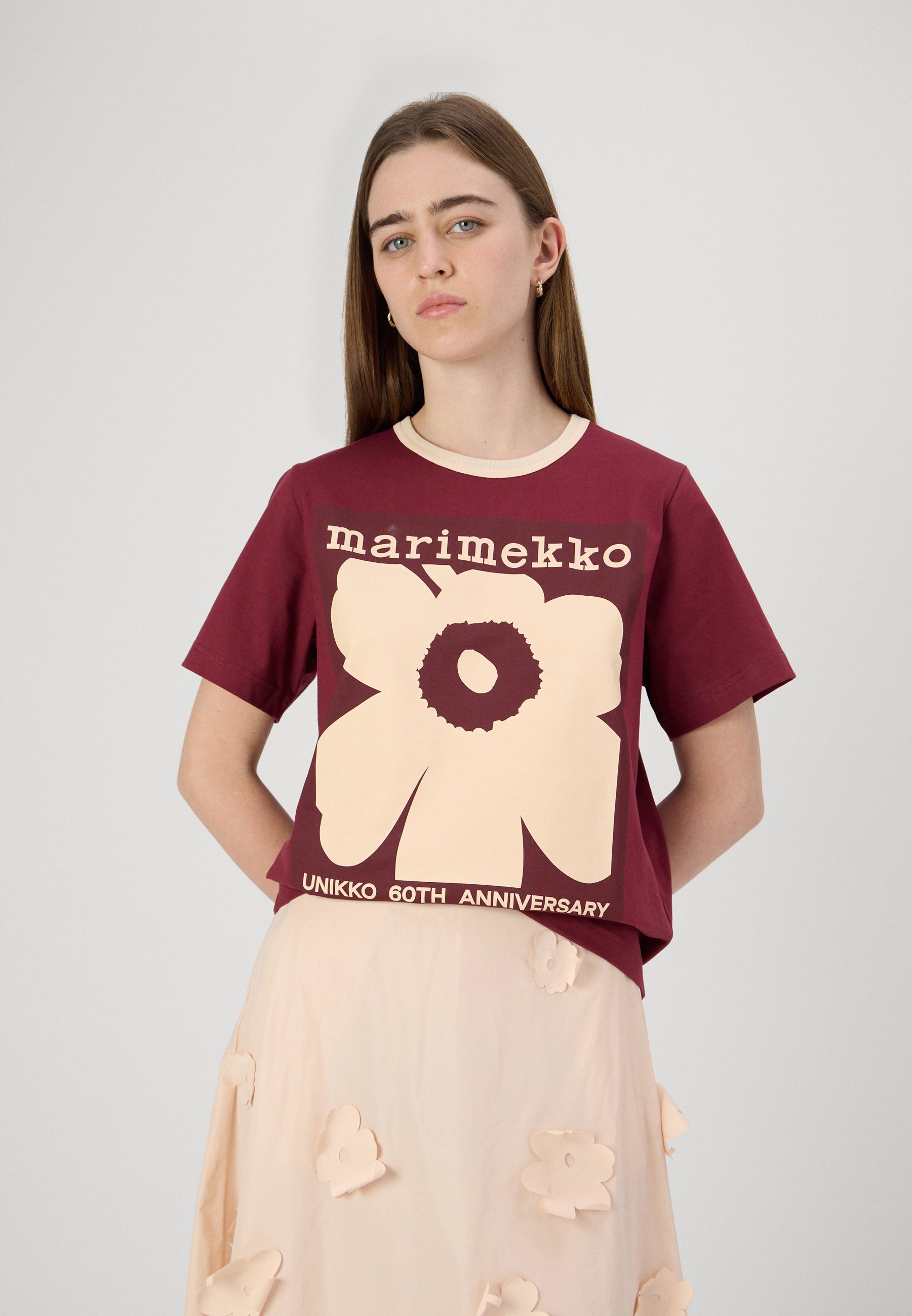 【marimekko】Erna relaxed Unikko placement Tシャツ/ 各色 Marimekko｜Erna relaxed Unikko placement Tシャツ | Rakuten