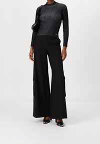 KARL LAGERFELD Sweter