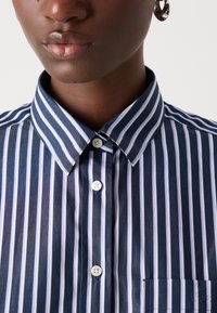 Lacoste UNISEX - Button-down blouse - navy blue/flour/delphinium/france blue