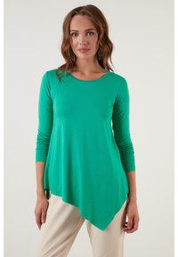 ASYMMETRIC CUT CREW NECK  - Blouse - benetton color