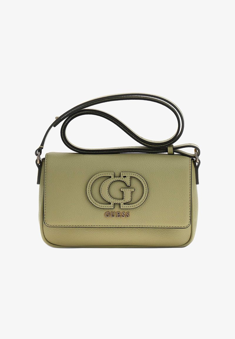 Sac bandoulière en cuir vert olive avec sangle réglable, logo GG et nom de la marque "GUESS" sur le rabat avant.