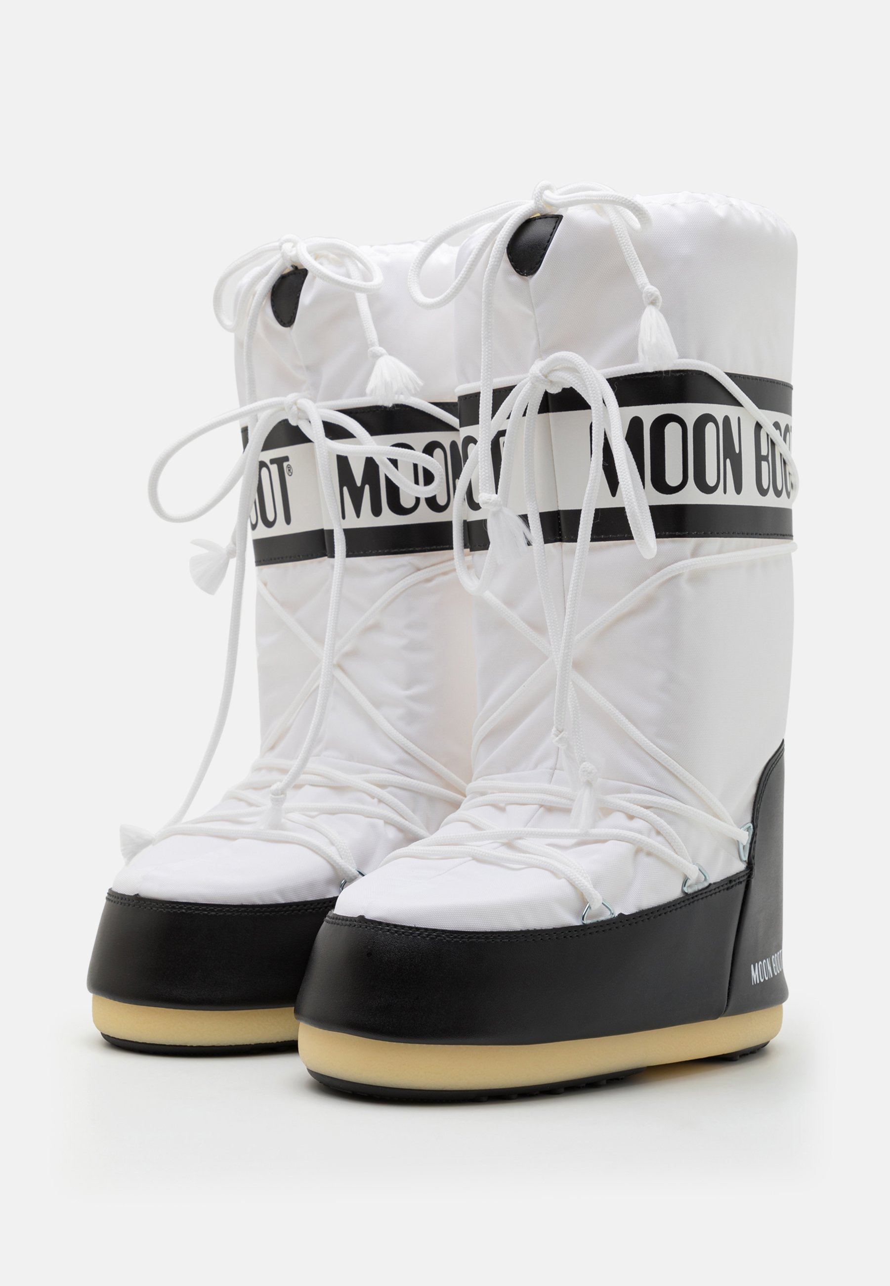 【未使用】MOON BOOT ミッドカフ Icon Nylon White Moon Boot - White Icon Low Nylon Snow Boots | Childrensalon