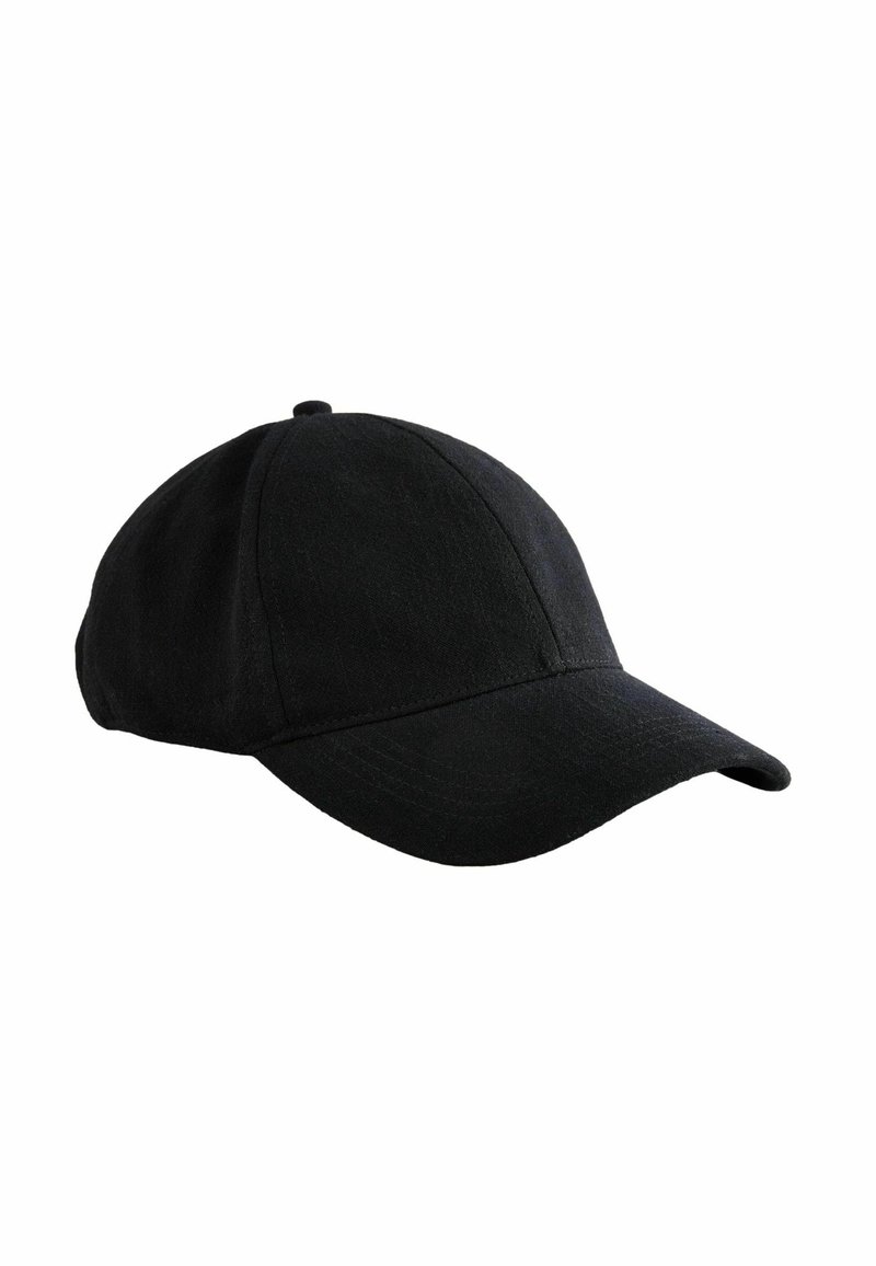 Casquette de baseball noire à six panneaux avec une visière incurvée et un bouton sur le dessus, présentée sur fond blanc.