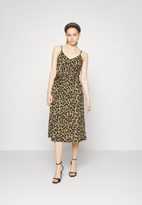 Vero Moda VMLGELINA SINGLET MIDI DRESS - Vestido de dia - travertine